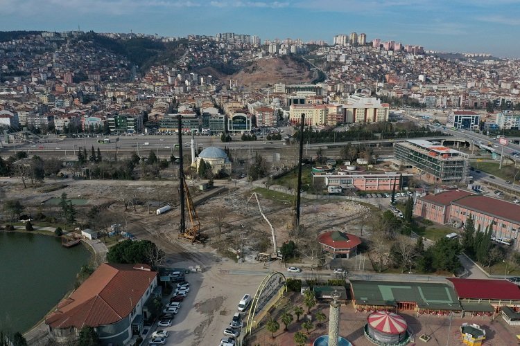 İzmit Millet Bahçesi'nde çalışma devam ediyor