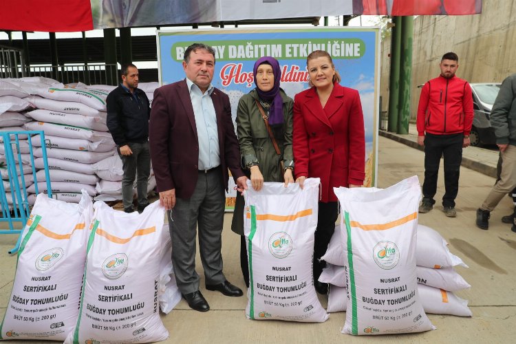 İzmit'te çiftçiye 83 ton Nusrat cinsi buğday tohumu