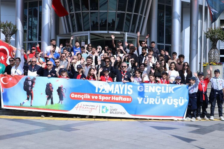 İzmitli gençler, 19 Mayıs Gençlik Yürüyüşünde buluştu