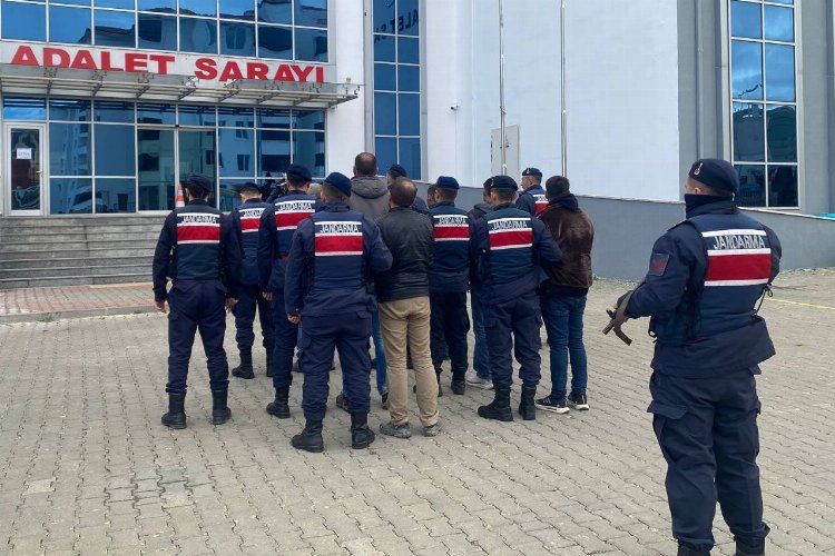 Jandarma Keşan’da aranan 6 kişiyi yakaladı