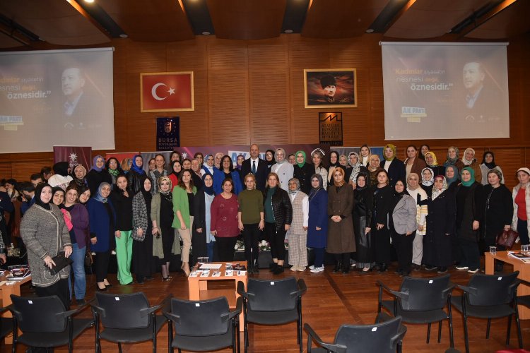 Kadın Siyaset Akademisi'nde zil çaldı