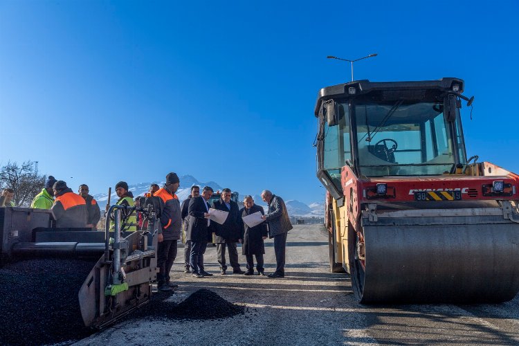 Kayseri Büyükşehir'de hizmetler 'yol'unda