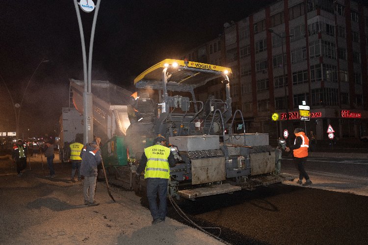 Kayseri Büyükşehir'den ana arterlerde yoğun mesai