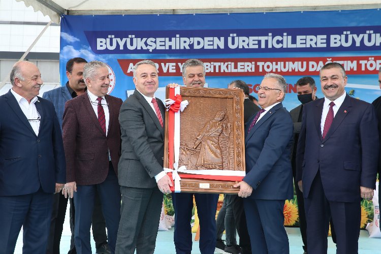 Kayseri Büyükşehir'den tohum desteği