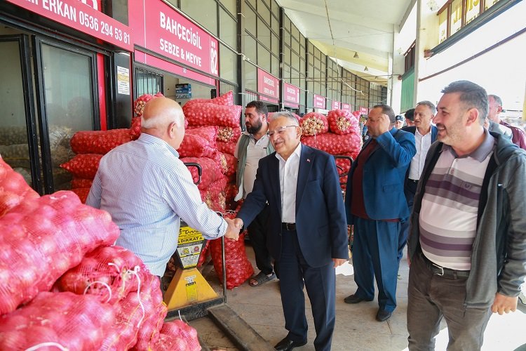 Kayseri esnafına Büyükkılıç'tan övgü