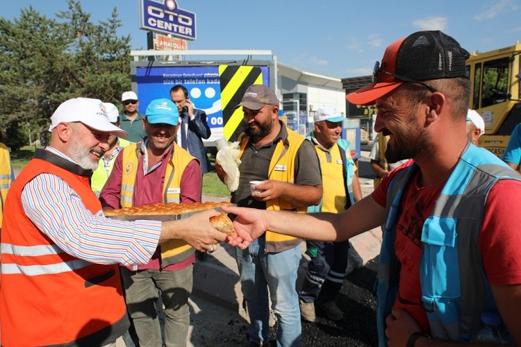 Kayseri Kocasinan'da Oto Galericiler'e asfalt dopingi