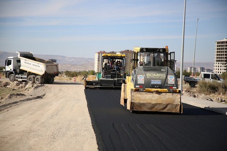 Kayseri Melikgazi'de asfalt çalışmaları tam gaz