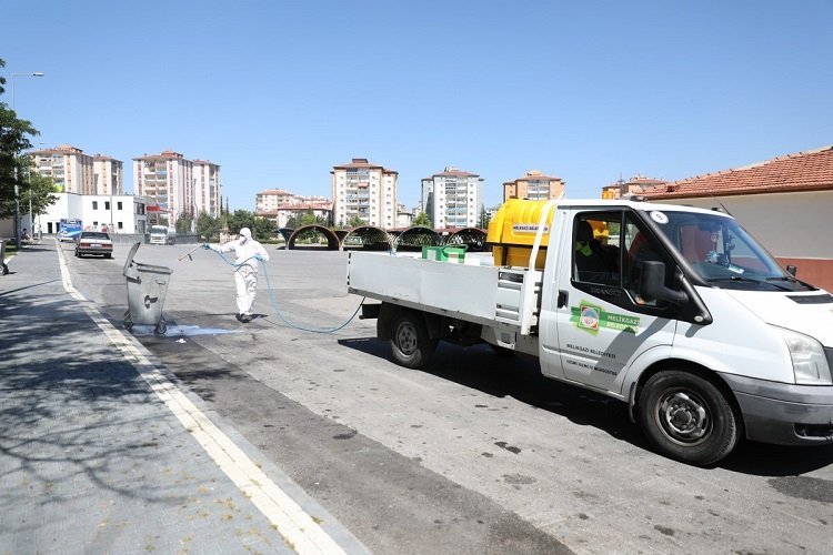 Kayseri Melikgazi'de mahallere ilaçlama