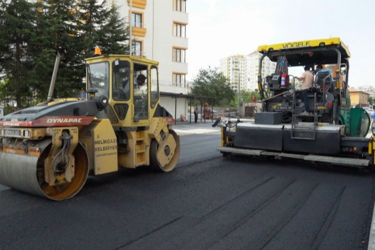 Kayseri Melikgazi'nin yolları yenileniyor