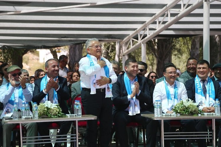 Kayseri protokolü Dadaloğlu Şenlikleri'ne katıldı