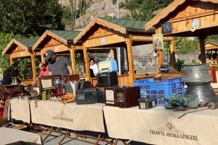 Kayseri Talas'ta Antika Pazarı'na yoğun ilgi