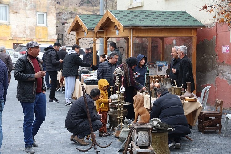 Kayseri Talas'ta antika pazaru