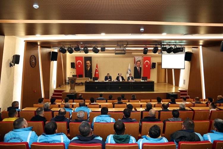 Kayseri Talas'ta kış ekibine moral