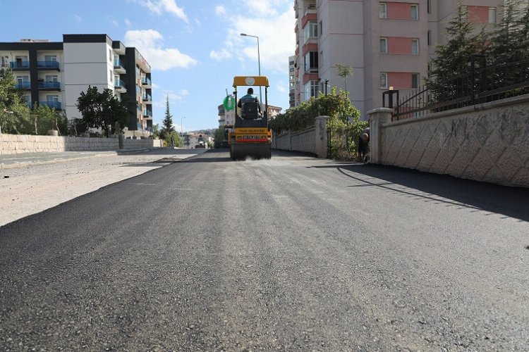 Kayseri Talas'ta kış öncesi asfalt bakımı