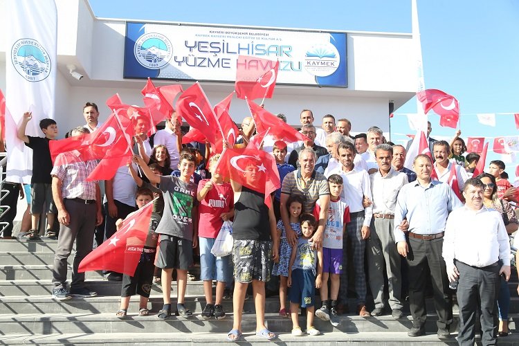 Kayseri Yeşilhisar'a yeni yüzme havuzu