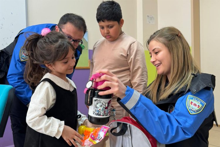 Keşan Polisi'nden otizmli çocuklara hediye