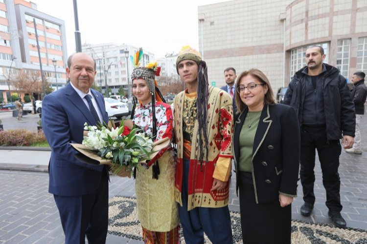 KKTC Cumhurbaşkanı'ndan Fatma Şahin'e ziyaret