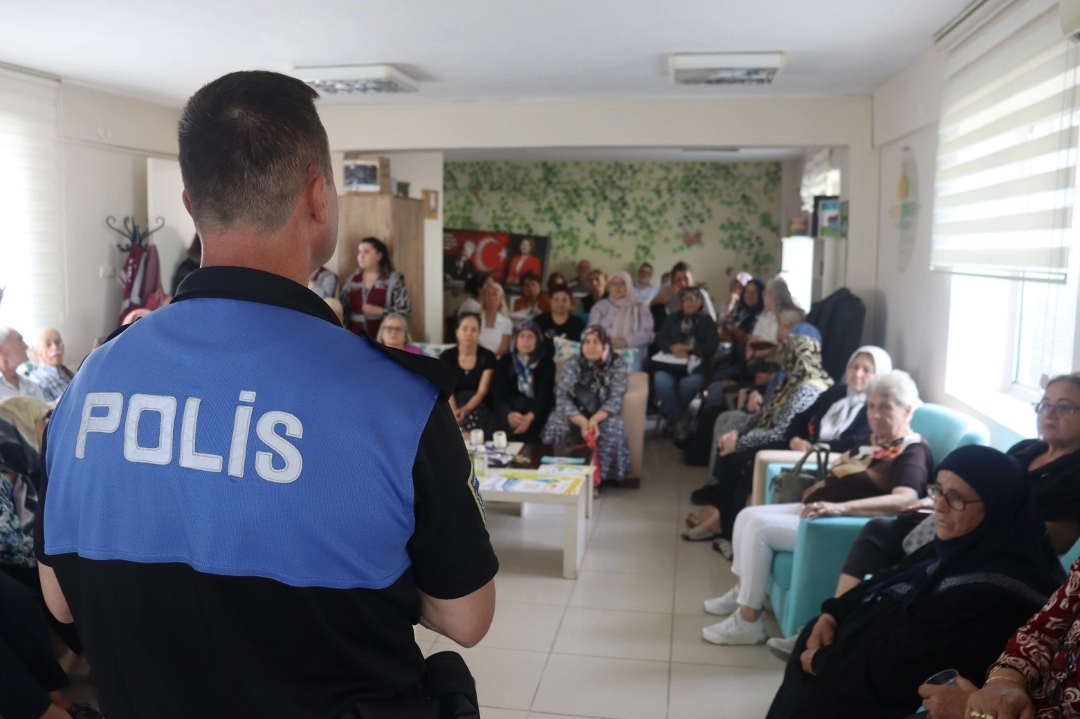 Kocaeli'de Asırlık Çınar Evi sakinlerine 'genel güvenlik' semineri