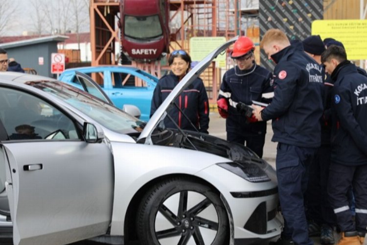 Kocaeli'de elektrikli araç yangınları için eğitim