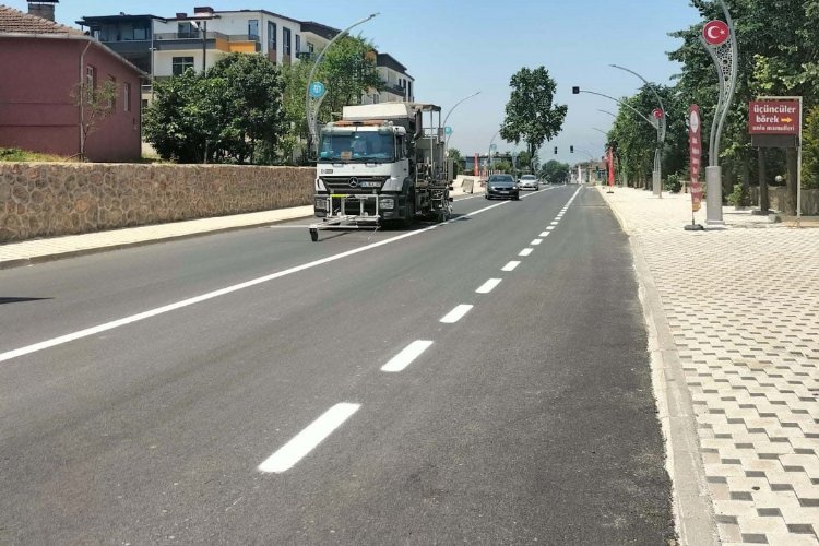 Kocaeli'de Kartepe İzmit Caddesine yol çizgisi