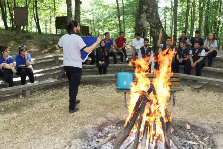 Kocaeli'de özel öğrenciler izcilikle tanıştı