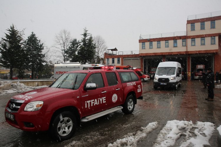 Kocaeli'den bölgeye ekipler gitmeye devam ediyor