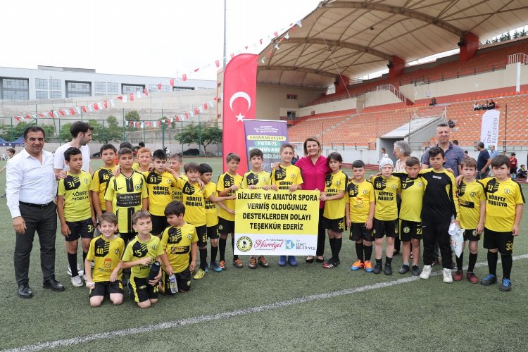 Kocaeli İzmit'te Kamuran Akşar Futbol Turnuvası başladı