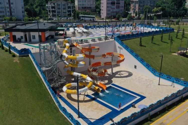 Kocaeli'nde çift kaydıraklı Aquapark hizmete girdi