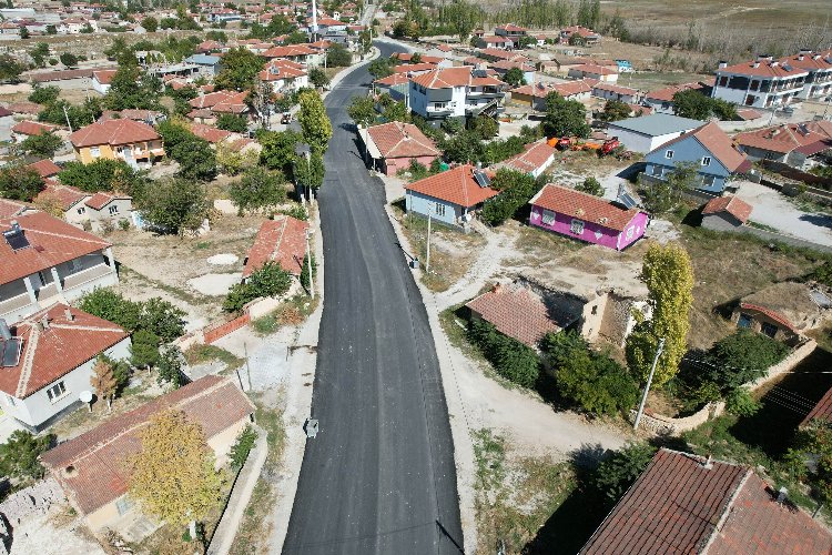 Konya Çeltik'e sıcak asfalt mesaisi