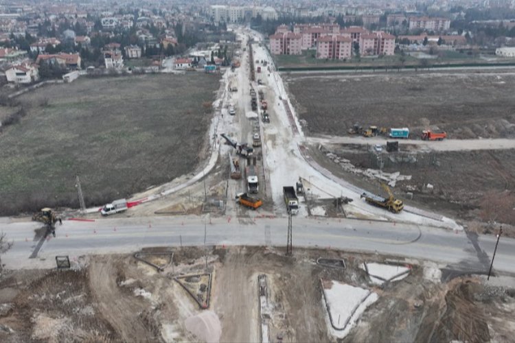 Konya'da Necmettin Erbakan Caddesi'nde yoğun çalışma