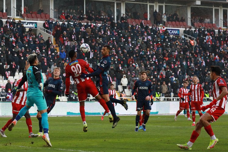 Lider Trabzon Yiğido'ya takıldı