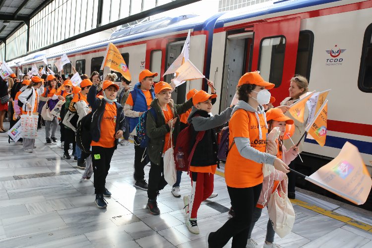 LÖSEV'in sevgi treni umut dolu