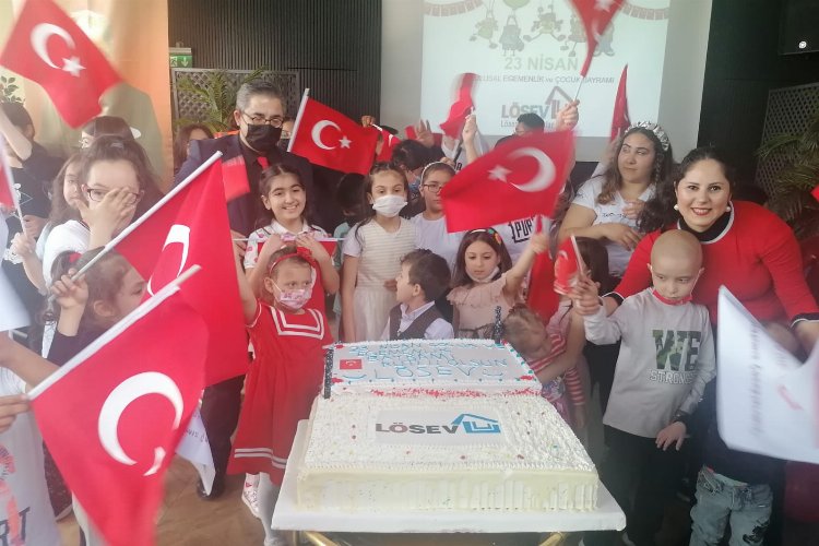 LÖSEV Bursa'da 23 Nisan coşkusu