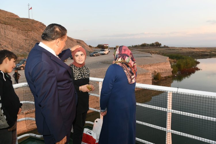 Malatya'da Başkan'dan feribot sohbeti