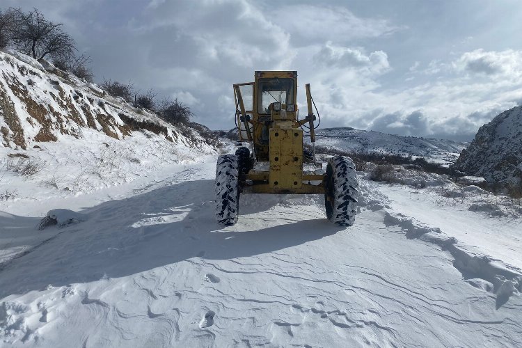 Malatya'da kardan kapalı yol kalmadı