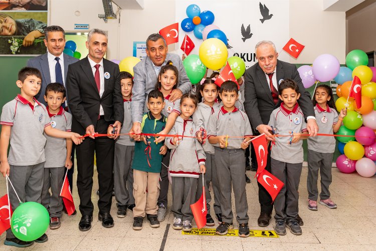 Malatya'da örnek davranış... MASKİ personeli kütüphane yaptırdı