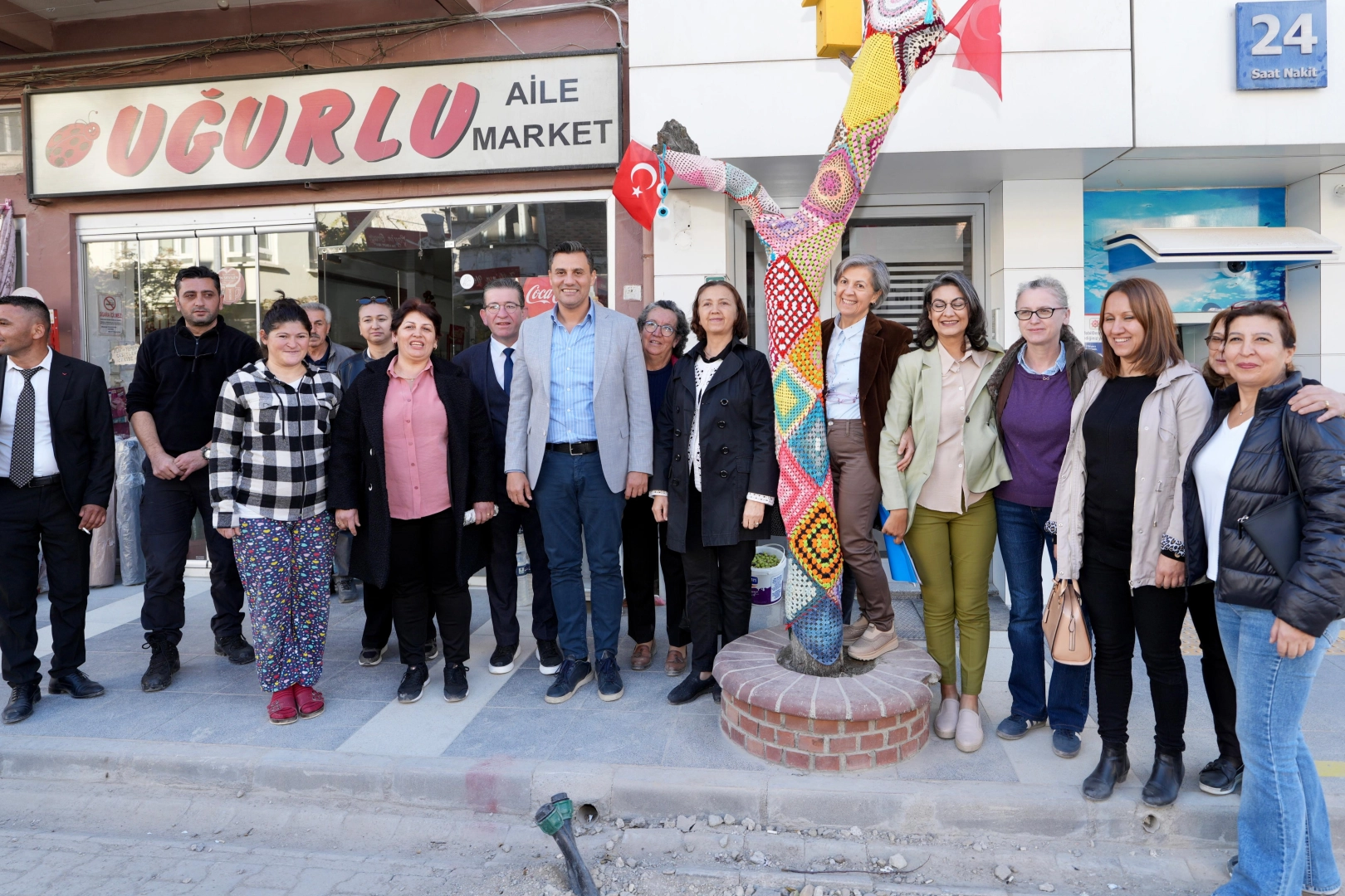 Manisa Büyükşehir'den üç ilçeye ziyaret