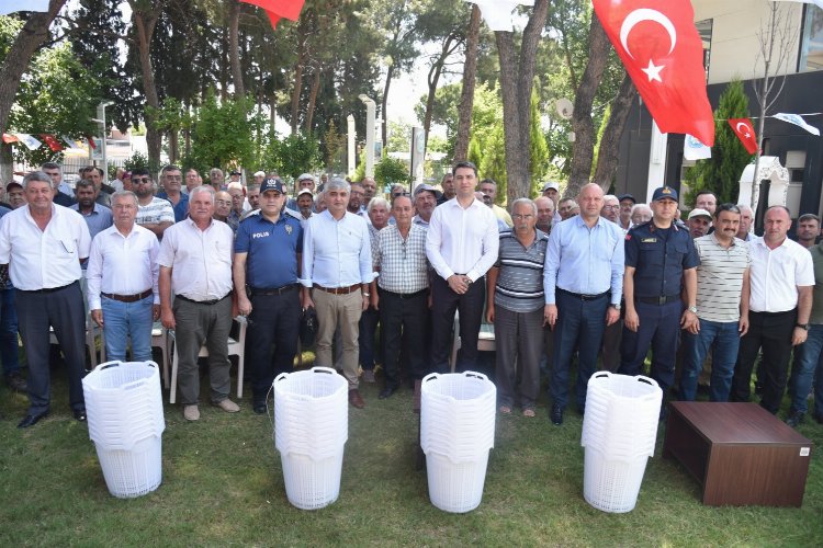 Manisa'da 100 bin sepetin dağıtımı Saruhanlı'da başladı