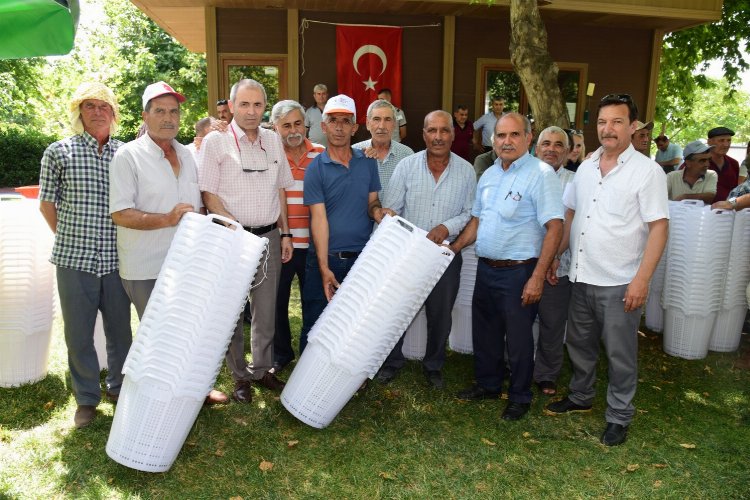 Manisa'da üreticilere sepetlerin dağıtımı sürüyor