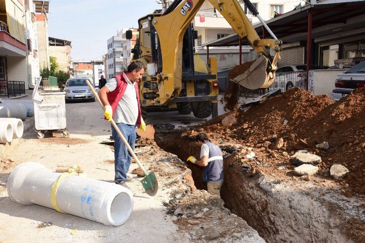 Manisa Turgutlu'da altyapı çalışmaları sürüyor