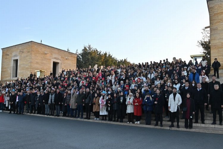 Manisalı gençler Ata'nın huzurunda