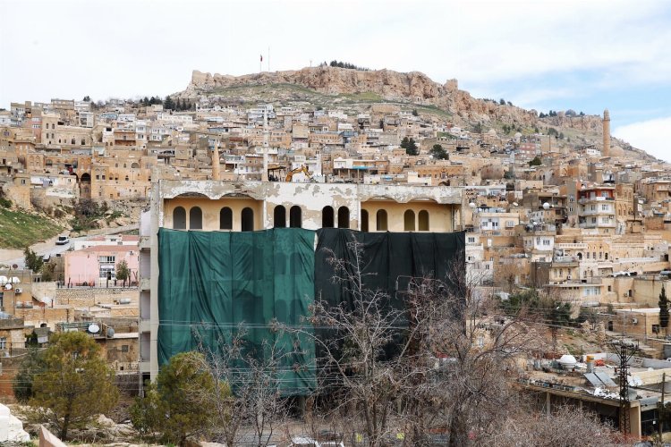 Mardin'in dokusunu bozan binalar yıkılıyor