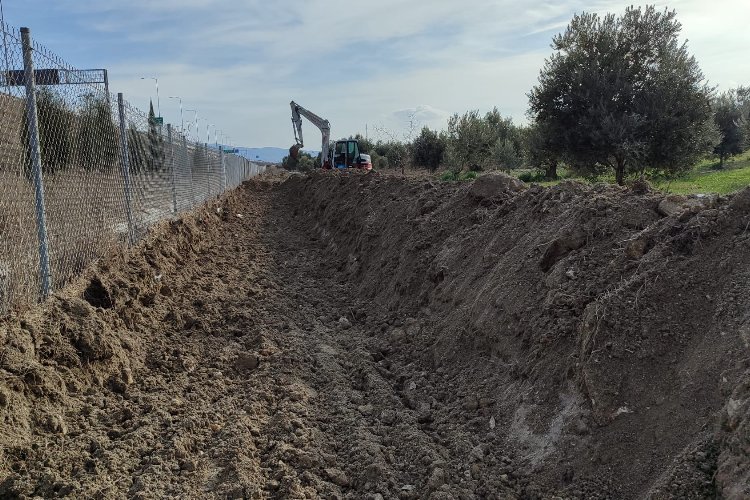 MASKİ’den Koyuncu Mahallesinde dere temizliği