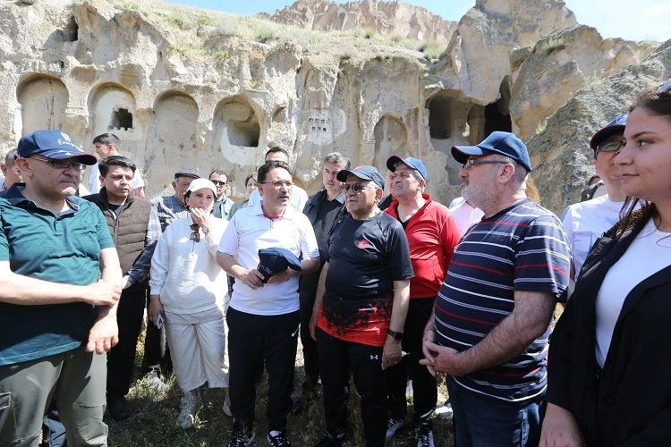 Memduh Büyükkılıç'tan Kayseri'ye davet