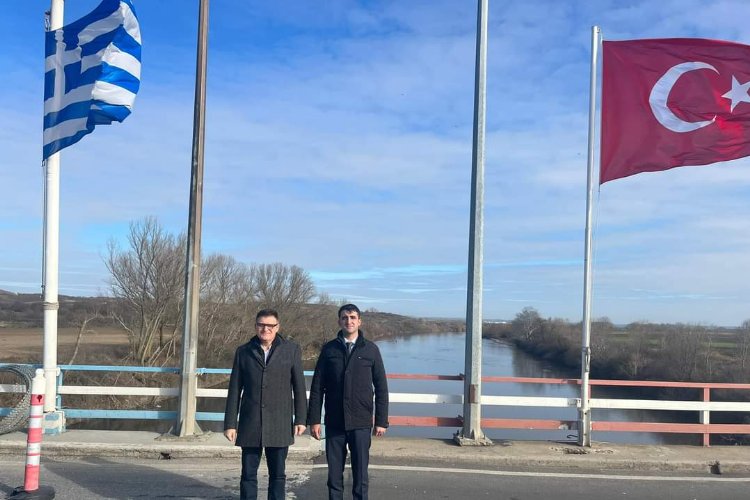 'Meriç Nehri' köprüsünün ayakları temizleniyor