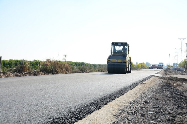 Mersin Büyükşehir'den Çukurova'ya asfalt