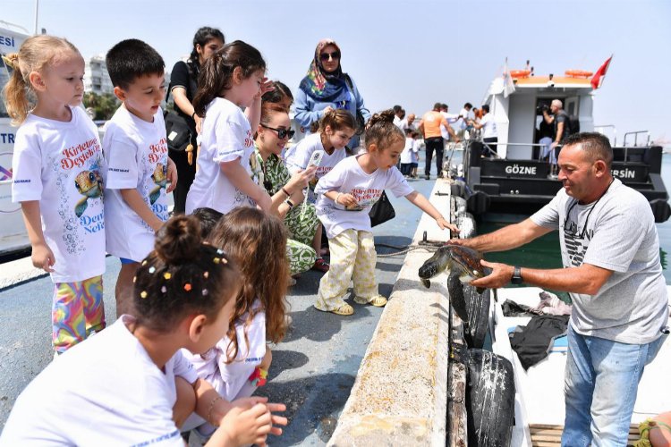 Mersin'de miniklere deniz temizliğinin önemi anlatıldı