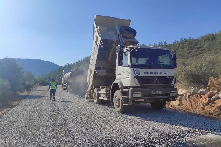 Muğla Büyükşehir'den asfalt mesaisi