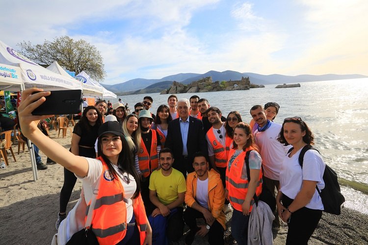 Muğla Büyükşehir'den üniversite öğrencilerine destek