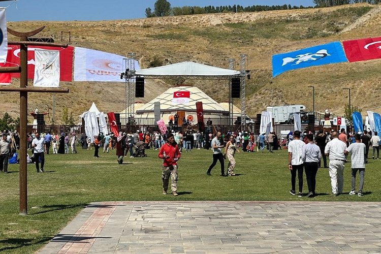 Nevşehir Belediyesi'ne Ahlat'ta tanıtım